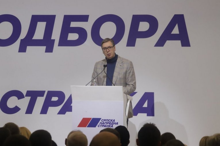 VUČIĆ O REKONSTRUKCIJI VLADE: "Vreme je da mi otvorimo karte od marta do juna, pa kud puklo da puklo"!