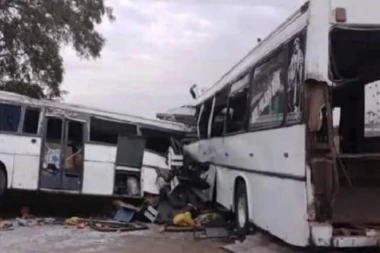 SUDAR DVA AUTOBUSA U GRADU! Najmanje 17 povređenih, DEVET VOZILA hitne pomoći na licu mesta