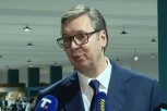 ZA VUČIĆA NEMA IZNENAĐENJA: U tri minuta odgovarao na novinarska pitanja na perfektnom engleskom i ruskom!