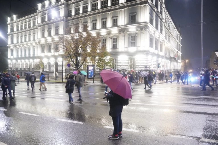 BEOGRAĐANI BESNI, NEĆE VIŠE DA TRPE: Od njih ne možemo ni da živimo ni da napredujemo, OPOZICIJA MALTRETIRA GRAĐANE!