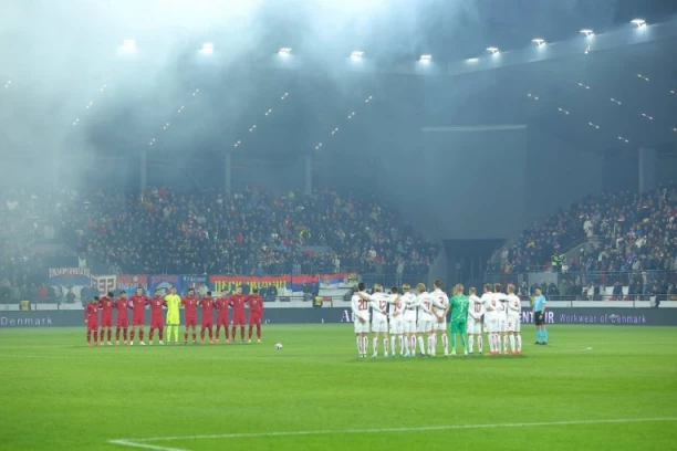 NA STADIONU SE ORI "KOSOVO JE SRBIJA"! Navijači prave odličnu atmosferu!