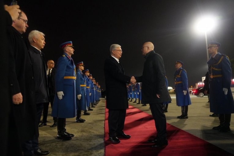 KRAJ BITNE POSETE: Vučević na aerodromu ispratio predsednika Kazahstana Tokajeva (FOTO)