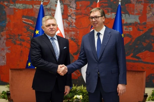 VUČIĆ I FICO SE SASTALI! Tet-a-tet razgovori, pa susret delegacija Srbije i Slovačke!