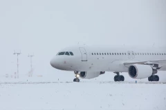 ZBOG JAKOG SNEGA OGLASIO SE I AERODROM "NIKOLA TESLA": Zna se da li će biti odlaganja letova