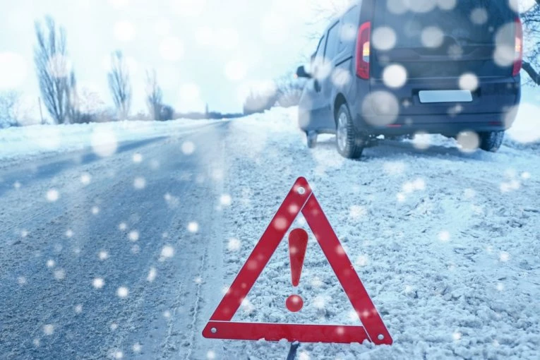 NOVI TALAS PADAVINA JURI KA SRBIJI! Hitno upozorenje RHMZ: Tokom noći novih 20 cm snega!