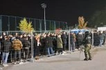 INVAZIJA NAVIJAČA ISPRED "MARAKANE": Kilometarska kolona čeka da uđe na stadion! (FOTO GALERIJA)