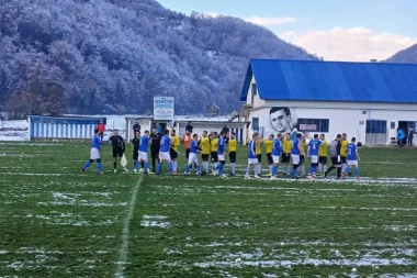 CRVENI KARTON JE PRESEKAO VEĆ OSLABLJENOG GOSTA: Jedinstvo "sedmicom" do trijumfa!