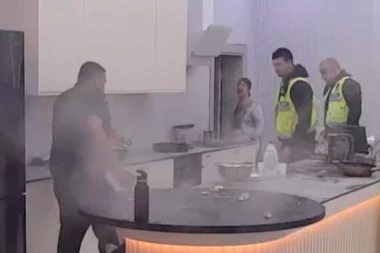 UZNEMIRUJUĆE SCENE U "ELITI"! Miljana PROKLJUČALOM vodom ispolivala Bebicu! Bela kuća potpuno ZAMAGLJENA (GALERIJA)