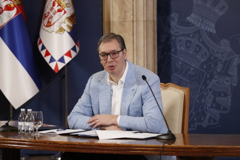 "RAD UVEK POBEĐUJE RAT": Vučić pokazao kako mu je izgledala radna nedelja i poslao SNAŽNU PORUKU! (VIDEO)