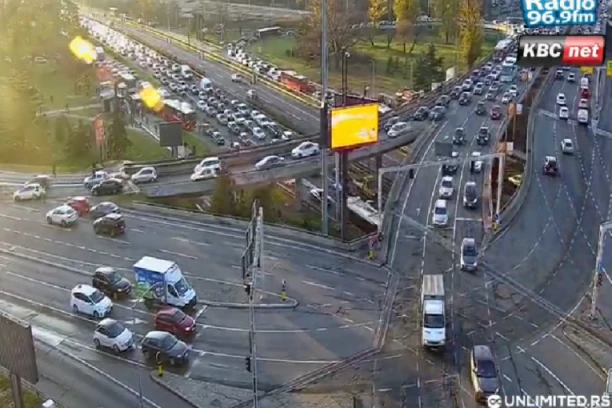 PAKAO NA AUTO-PUTU, KOLONE KILOMETARSKE! Potpuni kolaps u Beogradu - SAMO OVAJ MOST PROHODAN! (FOTO)