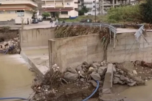 HALKIDIKI UNIŠTEN, SOLUN U MRKLOM MRAKU Stravična oluja napravila katastrofu u Grčkoj (VIDEO)