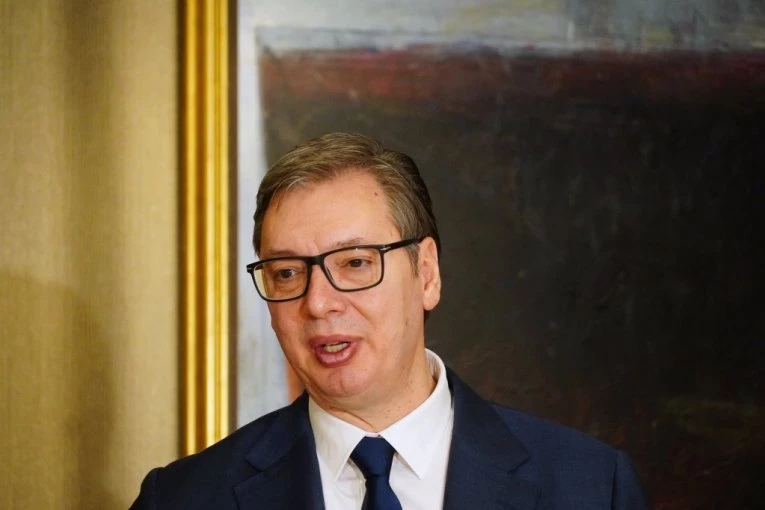 "SUTRA PREUZIMAM ZASTAVU EKSPA, SIMBOL NAPRETKA I USPEŠNE SRBIJE!" Vučić iz Ciriha: Imaće posebno mesto u Predsedništvu!