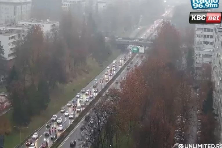 KOLAPS U BEOGRADU! Ogromne gužve na mostovima i u centru grada! (FOTO)