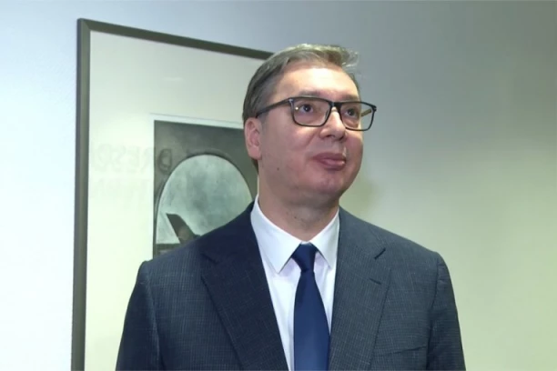 VUČIĆ SE OBRAĆA: Poveo sam u Nemačku Petra Filipovića iz Gornjih Nedeljica da MOŽE DA PITA SVE ŠTO GA ZANIMA  (VIDEO)