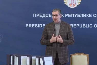 VUČIĆ DONEO SVU POTREBNU DOKUMENTACIJU KOJU SU ZAHTEVALI NA BLOKADAMA! Biće i javno objavljena, želim lično da je predam! (VIDEO)