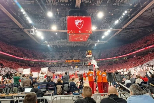 ARENA JE CELA CRVENO-BELA: Delije napravile novi spektakl (FOTO)