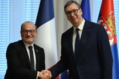 "ODLIČNA PRILIKA ZA RAZGOVOR O NOVIM INVESTICIJAMA I SARADNJI!" Vučić se sastao sa generalnim direktorom Francuske razvojne agencije Remijem Riuom! (FOTO)