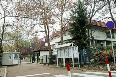 SRAMNO! Iz Francuske zahtevaju od roditelja da puste decu na protest! Nakon što su zaposlili ubicu, skandali u ovoj školi ne prestaju!