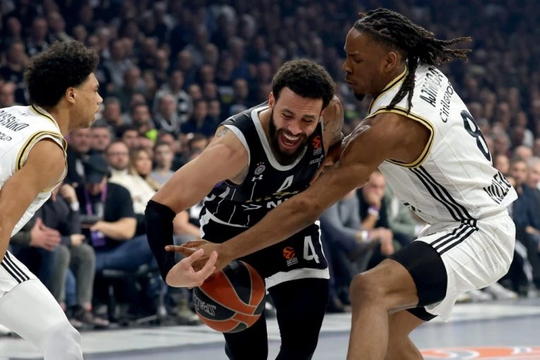 GROBARI OČIMA NE VERUJU: Muk u Areni - Asvel nosi bodove iz srpske prestonice!