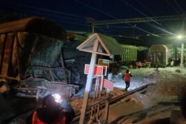 SAOPŠTEN BILANS NESREĆE U MURMANSKOJ OBLASTI: Smrtno stradala jedna osoba, među povređenima tri maloletnika (VIDEO)