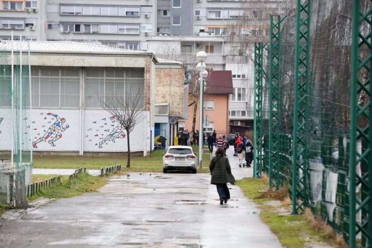 MUK, TIŠINA, NEVERICA, OČAJ: Ovako danas Zagreb izgleda posle stravičnog ubistva u školi!