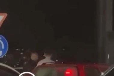 BRUTALNA TUČA U PRIŠTINI: Zbog ovoga su sevale pesnice na sve strane (VIDEO)