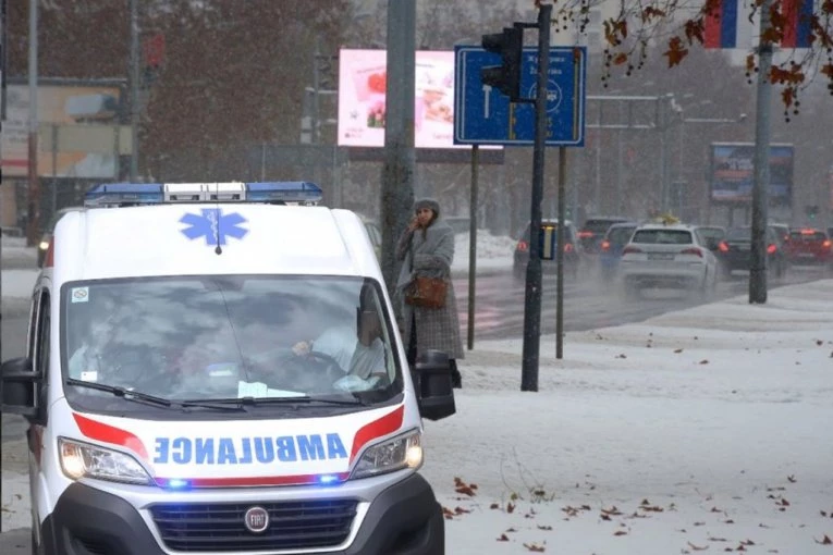 DOKLE VIŠE SA BAHATOŠĆU?! Ekipa HITNE POMOĆI ne može da izađe na intervenciju! (VIDEO)