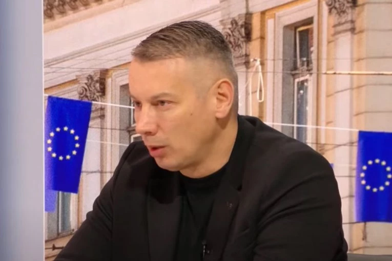 "NE TRAŽE MOJU SMENU ZBOG TOGA ŠTO NE RADI SVOJ POSAO, NEGO JER BRANI SRPSKE INTERESE!" Nešić dan pre hapšenja u režiji Sarajeva poslao jaku poruku! (VIDEO)