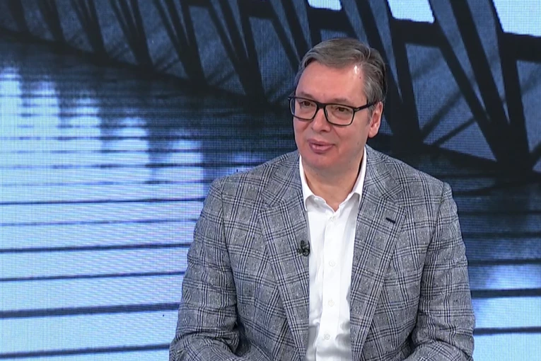 Predsednik Vučić gostuje u emisiji Hit Tvit!