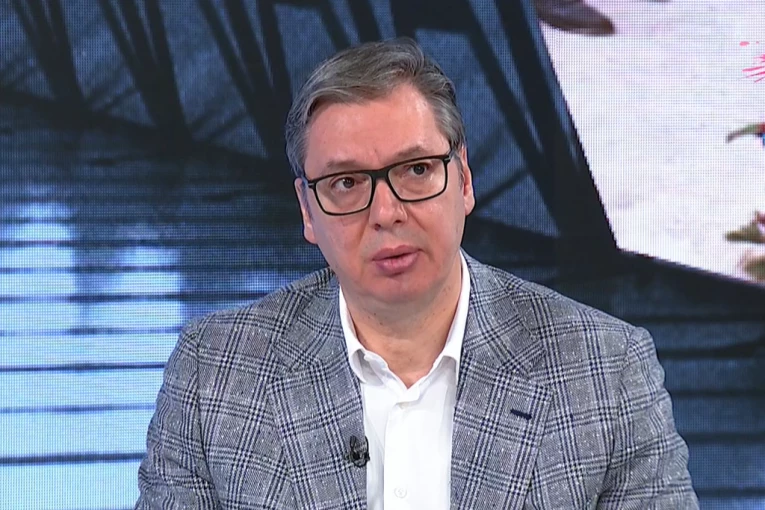 PREDSEDNIK VUČIĆ OŠTRO OSUDIO ONE KOJI NAPADAJU PORODICU FIRIĆ: Zamislite dokle mogu ti skotovi da idu da kažu da je majka podmićena!?