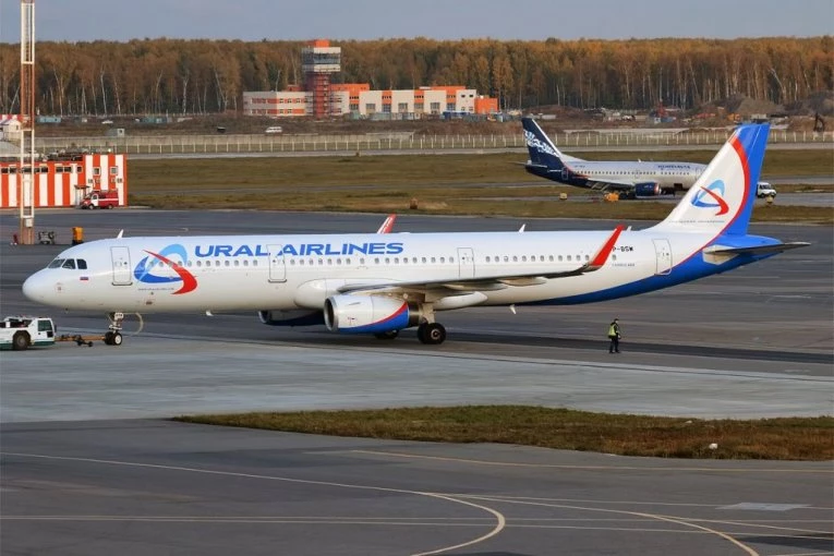 UMALO JOŠ JEDNA TRAGEDIJA! Drama na letu ruskog "Ural erlajnza"! AVION PRINUDNO SLETEO NA AERODROM U EGIPTU!