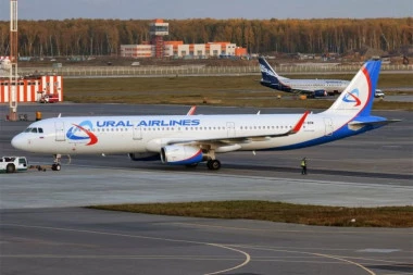 UMALO JOŠ JEDNA TRAGEDIJA! Drama na letu ruskog "Ural erlajnza"! AVION PRINUDNO SLETEO NA AERODROM U EGIPTU!