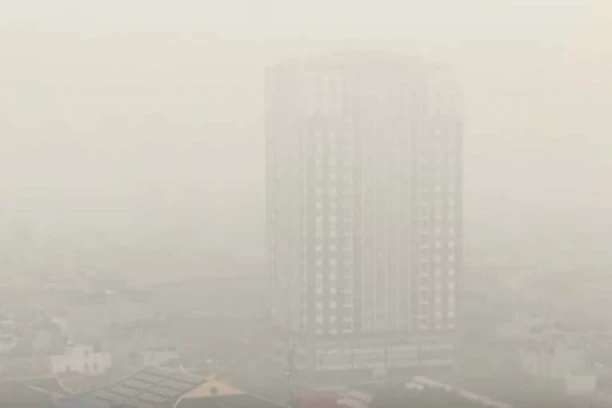 OVO JE NAJZAGAĐENIJA PRESTONICA NA SVETU: Milioni ljudi se guše u kancerogenim mikročesticama, "MISLILA SAM DA JE MAGLA" (FOTO/VIDEO)