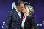 ŠAJKAČA SA LEOPARD PRINTOM I NAJVEĆA ČESNICA KOJU STE VIDELI! Jovana Jeremić izvukla DUKAT u uključenju uživo! (VIDEO)