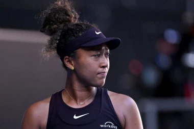 VIŠESTRUKA ŠAMPIONKA PREDALA MEČ! Naomi Osaka izdržala jedan set, pa odustala!