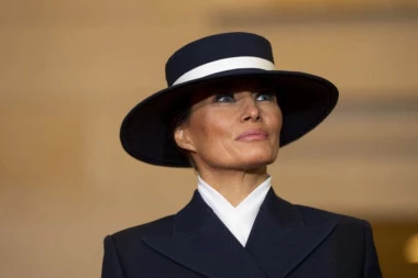 POVRATAK MELANIJE TRAMP: Prva dama stigla u Vašington i odmah otišla na OVO mesto