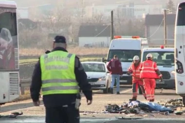 U UDESU KOD UMKE POVREĐENO 56 OSOBA! Hitno se oglasio KLINIČKI CENTAR - evo koliko je putnika u TEŠKOM STANJU!