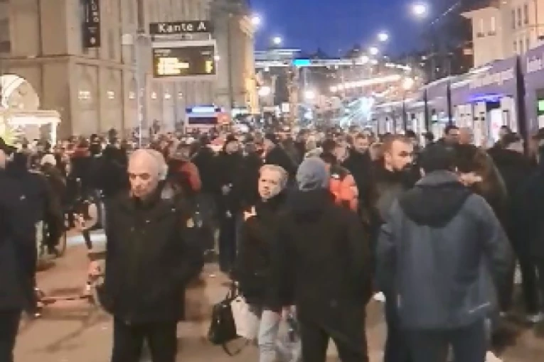 DELIJE OKUPIRALE BERN! Vreme je za polazak na stadion (VIDEO)