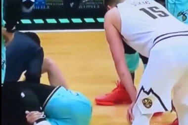 UŽAS: Povreda srpskog reprezentativca - Nikola Jokić mu je prvi pritrčao u pomoć! (VIDEO)