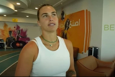 SKANDAL U REŽIJI BELORUSKE TENISERKE: Nije mogla da prećuti - Sabalenka pokazala srednji prst ruskom kolegi! (VIDEO)