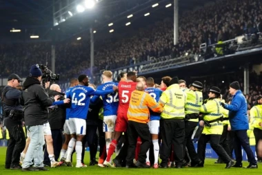 OPŠTA TUČA U DERBIJU LIVEPULA! Everton iščupao bod, a ONDA NASTAO HAOS (VIDEO)