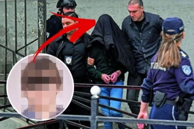 REKA LJUDI UPISUJE SE U KNJIGU ŽALOSTI! Danas je cela Srbija ujedinjena u bolu ispred škole "Vladislav Ribnikar" gde je stradalo devet đaka i čuvar! (FOTO, VIDEO)