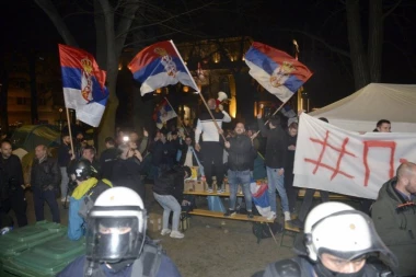 ESKALACIJA BRUTALNOG NASILJA! Pretučeni studenti koji žele da uče u Pionirskom parku!