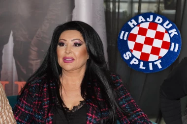 NEZAPAMĆENA BRUKA NA KONCERTU DRAGANE MIRKOVIĆ! Pevačici bacili šal HAJDUKA, zbog njenog ŠOK-POTEZA Hrvati pali u trans!